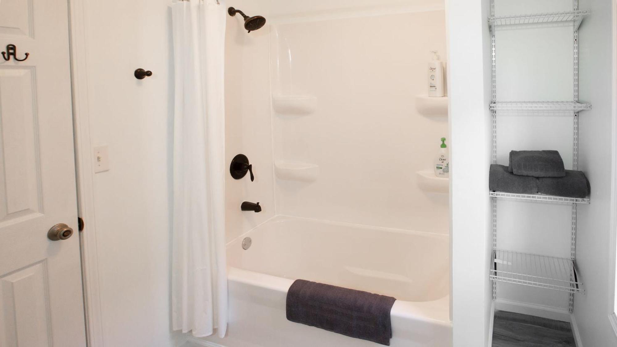 5 Mins To Speedway! Walk To Zoo, Wr Park, Iupui! Villa Indianapolis Exterior photo