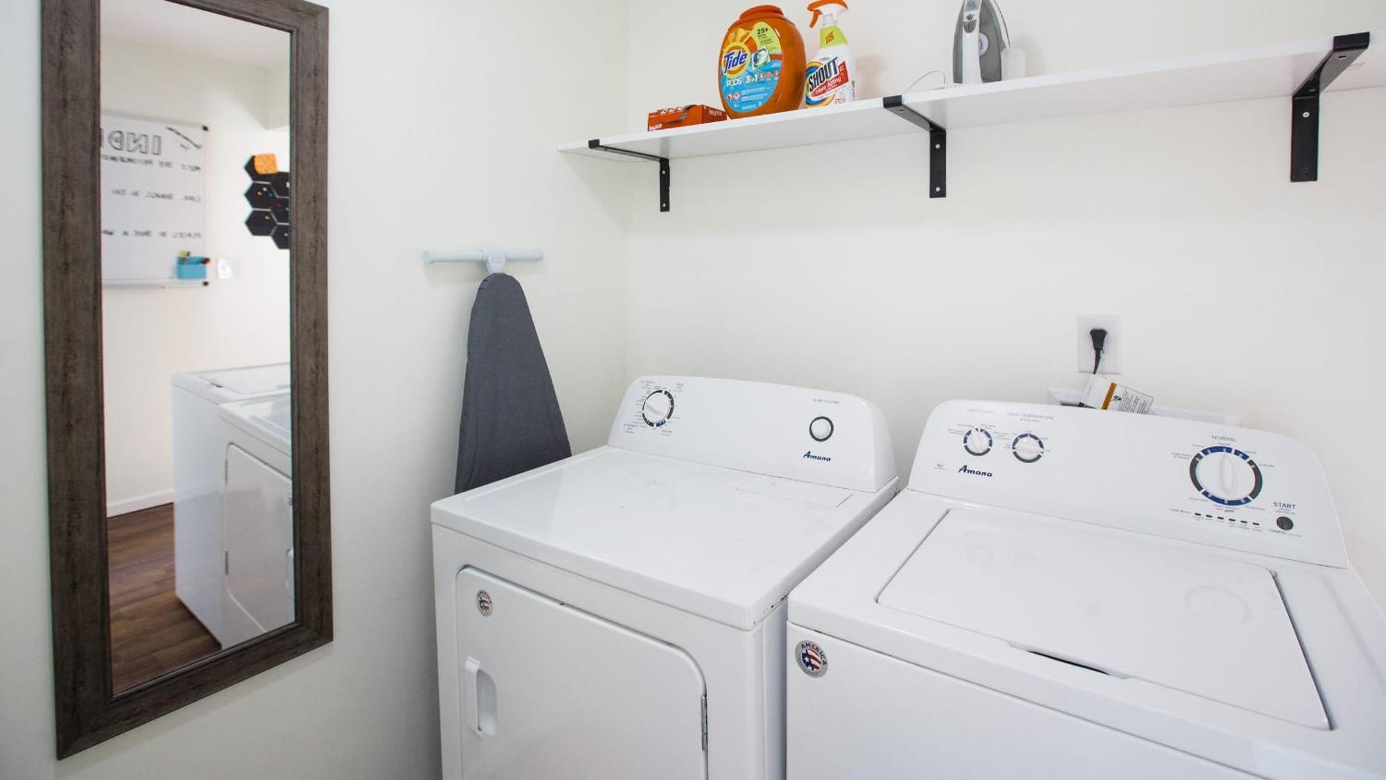 5 Mins To Speedway! Walk To Zoo, Wr Park, Iupui! Villa Indianapolis Exterior photo