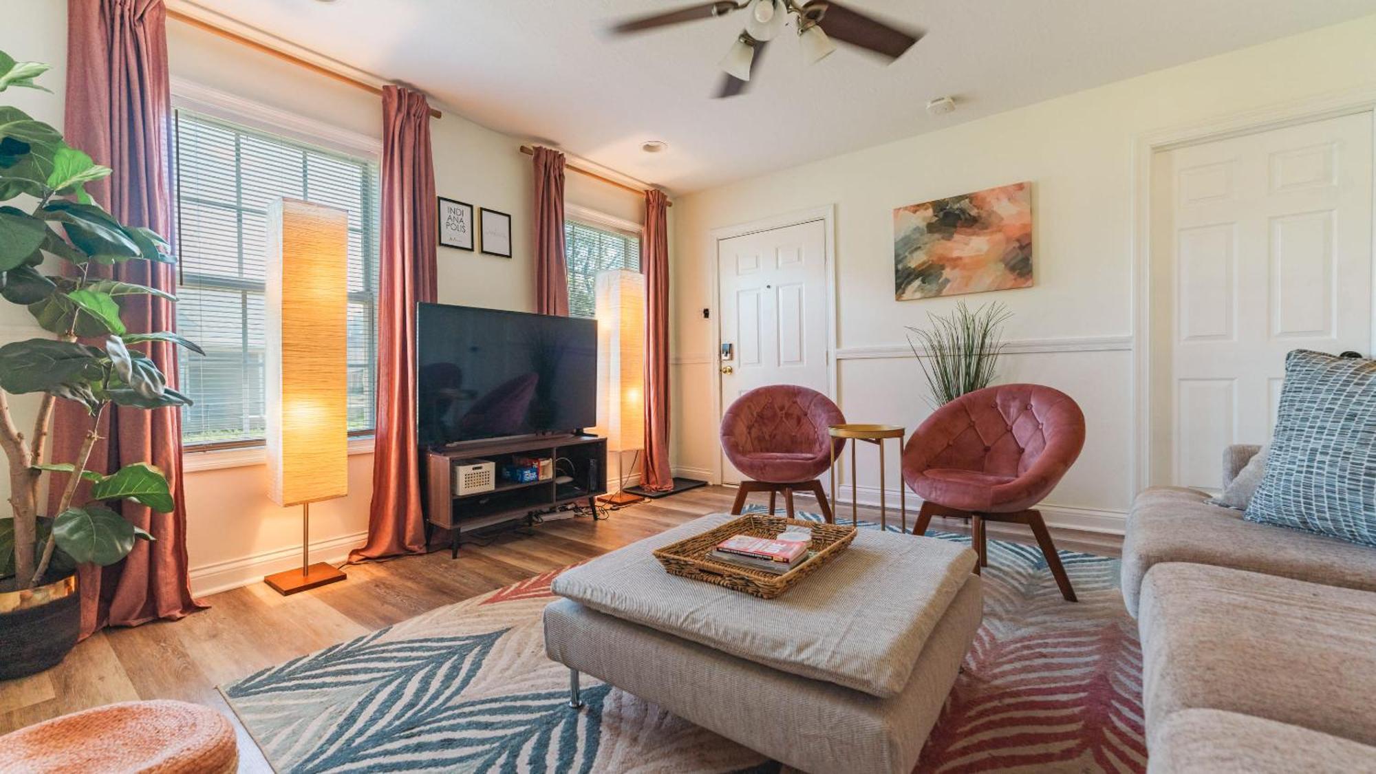 5 Mins To Speedway! Walk To Zoo, Wr Park, Iupui! Villa Indianapolis Exterior photo